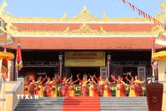 Màn trống hội khai lễ tại Kiên Giang. (Lê Huy Hải/TTXVN)