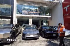 Showroom hãng Tesla tại thủ đô Mexico City. (Ảnh: Phi Hùng/TTXVN)