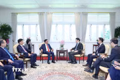 Thường trực Ban Bí thư Trần Cẩm Tú hội kiến Tổng Thư ký Đảng Hành động Nhân dân, Thủ tướng Singapore Lawrence Wong. (Ảnh: Phương Hoa/TTXVN)