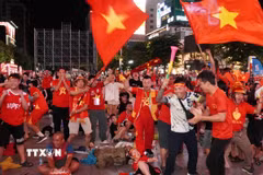 Người hâm mộ vỡ òa mừng tuyển Việt Nam thắng Malaysia ở ASEAN Cup 2026