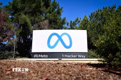 Biểu tượng Meta tại trụ sở của Tập đoàn ở Menlo Park, California, Mỹ. (Ảnh: Anadolu Agency/TTXVN)