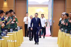 Thủ tướng Lê Minh Hưng dự Lễ tuyên dương Đoàn công tác Quân đội nhân dân Việt Nam và Công an Nhân dân Việt Nam hỗ trợ Venezuela khắc phục hậu quả động đất. (Ảnh: Dương Giang/TTXVN)