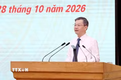 Chủ tịch Hội đồng Nhân dân tỉnh Tuyên Quang Nguyễn Văn Sơn phát biểu tại kỳ họp. (Ảnh: Quang Cường/TTXVN)