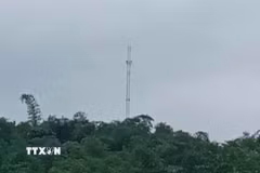 Những cột sóng viễn thông tại các xã miền núi, vùng sâu vùng xa đã rút ngắn khoảng cách số ở Thanh Hóa. (Ảnh: Hoa Mai/TTXVN)