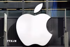 Logo của Apple tại một cửa hàng ở Tokyo, Nhật Bản. (Ảnh: Kyodo/TTXVN phát)