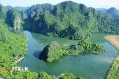 Quần thể danh thắng Tràng An. (Ảnh: Minh Đức/TTXVN)
