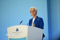Chủ tịch ECB Christine Lagarde phát biểu tại cuộc họp báo ở Frankfurt, Đức. (Ảnh: THX/TTXVN phát)