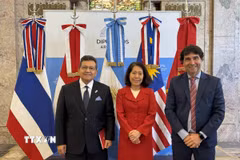 Đại sứ Việt Nam Ngô Minh Nguyệt, Đại sứ Indonesia Sulaiman Syarif và Chủ tịch Phòng thương mại Mercosur-ASEAN (MACC) Rodolfo Caffaro tại Hội thảo. (Ảnh: Diệu Hương/TTXVN)