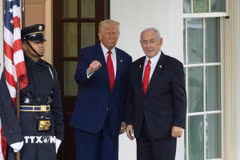 Tổng thống Mỹ Donald Trump và Thủ tướng Israel Benjamin Netanyahu tại cuộc gặp ở Nhà Trắng, Washington, D.C., ngày 7/4/2025. (Ảnh: THX/TTXVN)