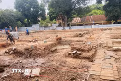 Hiện trường khai quật khu vực chính điện Kính Thiên năm 2026 tại hố khai quật khảo cổ số 9 Hoàng Diệu. (Ảnh: Tuyết Mai/TTXVN)