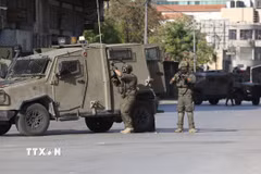 Binh sĩ Israel được triển khai tại thành phố Nablus, Bờ Tây. (Ảnh: THX/TTXVN)