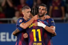 Barcelona bám đuổi Real Madrid sau trận thắng Getafe.