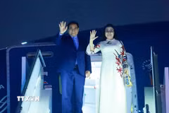 Thủ tướng Phạm Minh Chính và Phu nhân rời Algeria, tiếp tục lên đường tham dự Hội nghị Thượng đỉnh G20 tại Nam Phi. (Ảnh: Dương Giang/TTXVN)