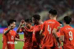 Tuyển Việt Nam cần giành được kết quả có lợi trên sân Thái Lan ở lượt đi. (Ảnh: Minh Quyết/TTXVN)