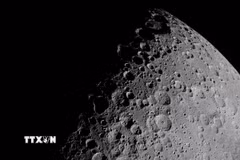 Hình ảnh Mặt Trăng được quan sát từ tàu vũ trụ Orion. (Ảnh: THX/TTXVN)