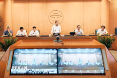 Chủ tịch UBND thành phố Hà Nội Vũ Đại Thắng chủ trì cuộc họp. (Ảnh: Trung Nguyên/TTXVN)