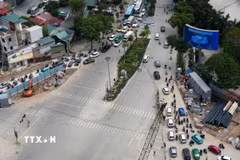 Toàn cảnh nút giao La Thành-Nguyễn Chí Thanh nhìn từ trên cao. (Ảnh: Trung Nguyên/TTXVN)