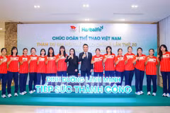 Đại diện Herbalife Việt Nam động viên các vận động viên lên đường chinh phục huy chương tại ASIAD 2026. 