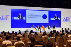 Các chuyên gia, đại diện cơ quan quản lý và doanh nghiệp trong và ngoài nước thảo luận tại phiên chuyên đề trong khuôn khổ Diễn đàn Kinh tế Mùa thu 2026. (Ảnh: PV/Vietnam+)