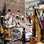Hiện trường vụ sập tòa nhà tại khu Satya Niketan ở thủ đô New Delhi, Ấn Độ ngày 6/9/2026. (Ảnh: ANI/TTXVN phát)