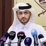 Người phát ngôn Bộ Ngoại giao Qatar Majed Al Ansari phát biểu trong cuộc họp báo tại Doha. (Ảnh: IRNA/TTXVN phát)