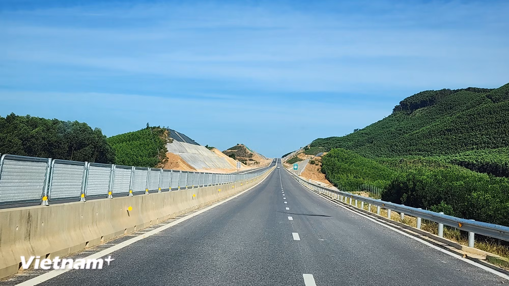  Cộng đồng doanh nhân Việt Nam khẳng định vai trò trong đổi mới, liên kết chuỗi giá trị và phát triển bền vững để vươn ra thế giới. (Ảnh Vietnam+)