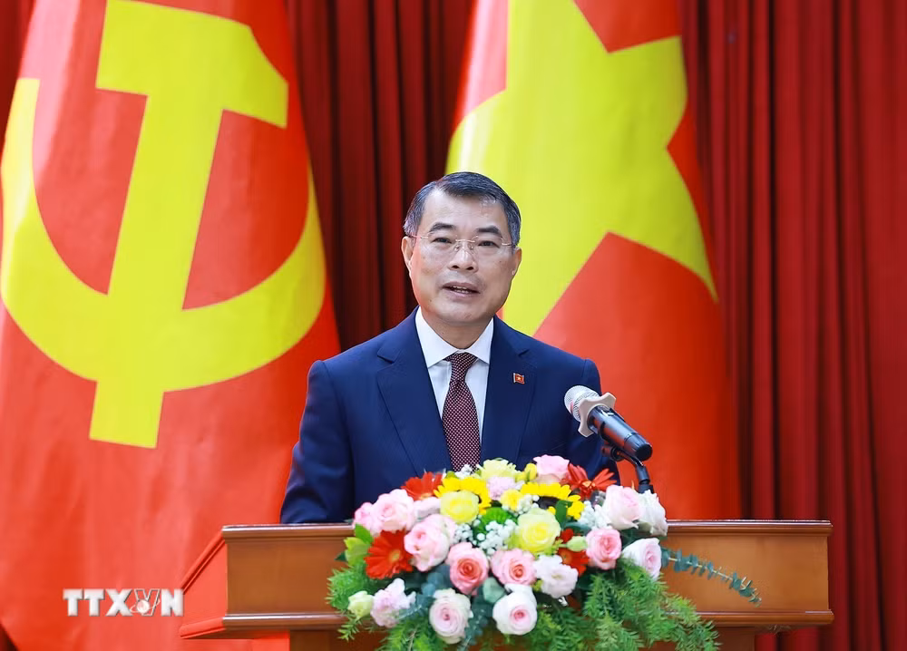 ttxvn_thu-tuong-le-minh-hung-gap-cong-dong-nguoi-viet-nam-tai-lao-2.jpg