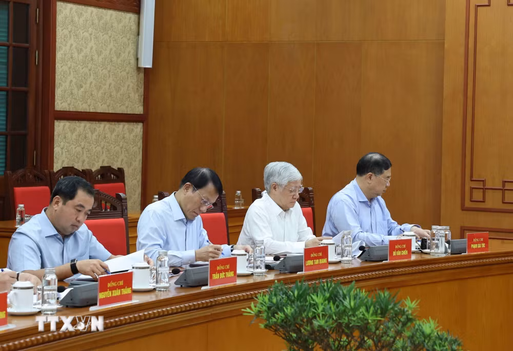 ttxvn-tong-bi-thu-chu-tich-nuoc-to-lam-lam-viec-voi-ban-chinh-sach-chien-luoc-trung-uong-2.jpg