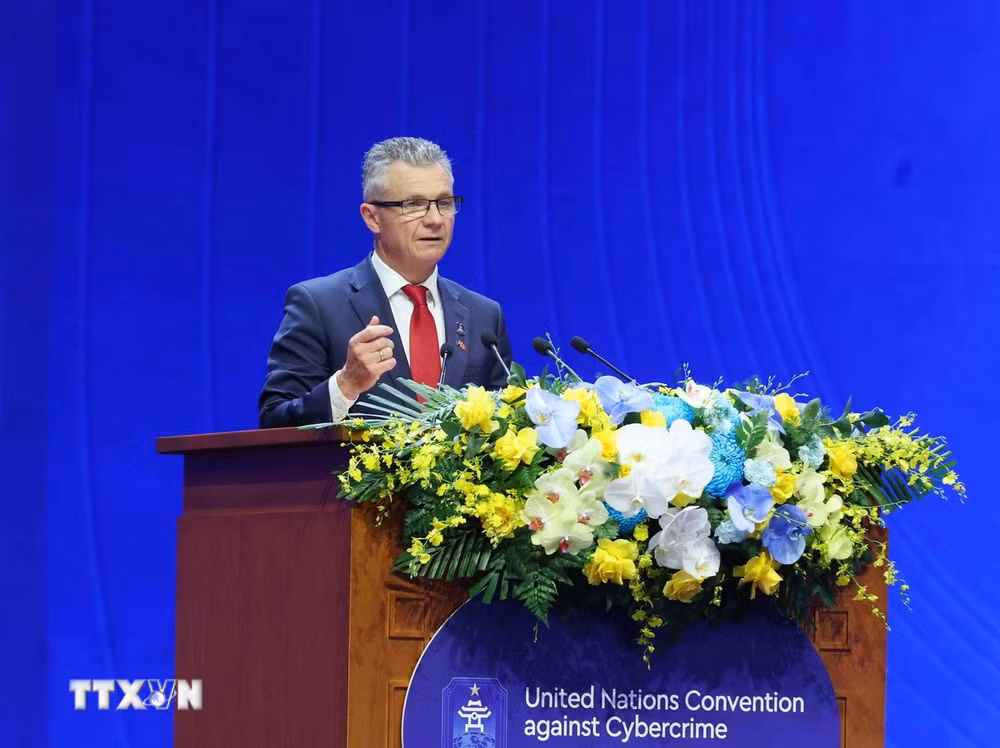 ttxvn-cong-uoc-ha-noi-phien-thao-luan-toan-the-cap-cao-thu-nhat-3.jpg