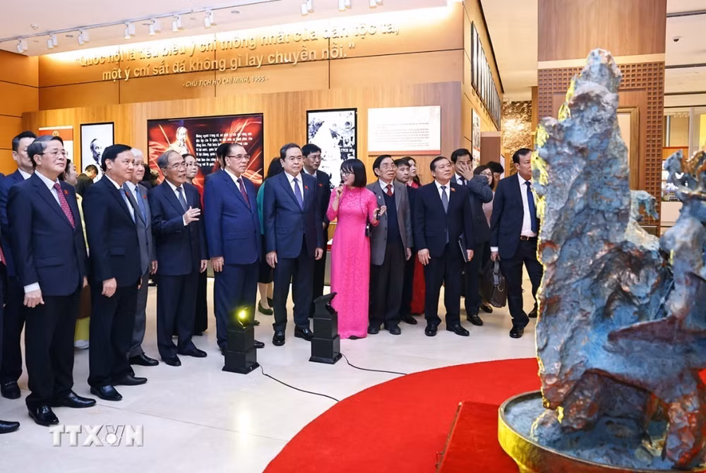 ttxvn-chu-tich-quoc-hoi-du-le-khai-truong-bao-tang-quoc-hoi-viet-nam-4.jpg