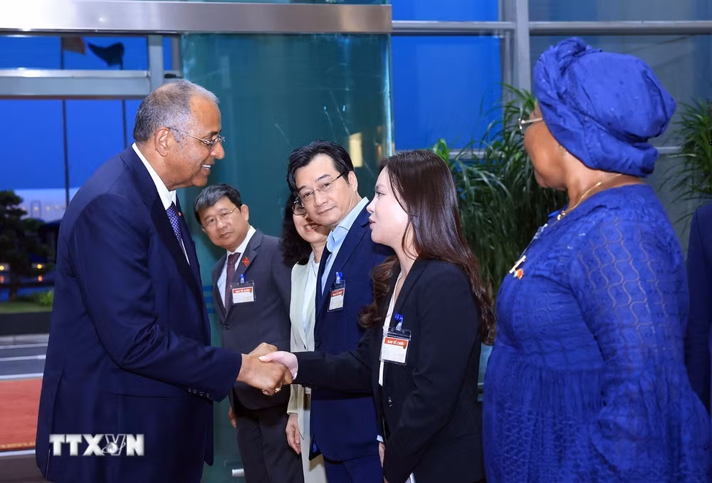 ttxvn-chu-tich-quoc-hoi-nuoc-cong-hoa-cote-divoire-bat-dau-tham-chinh-thuc-viet-nam-5.jpg