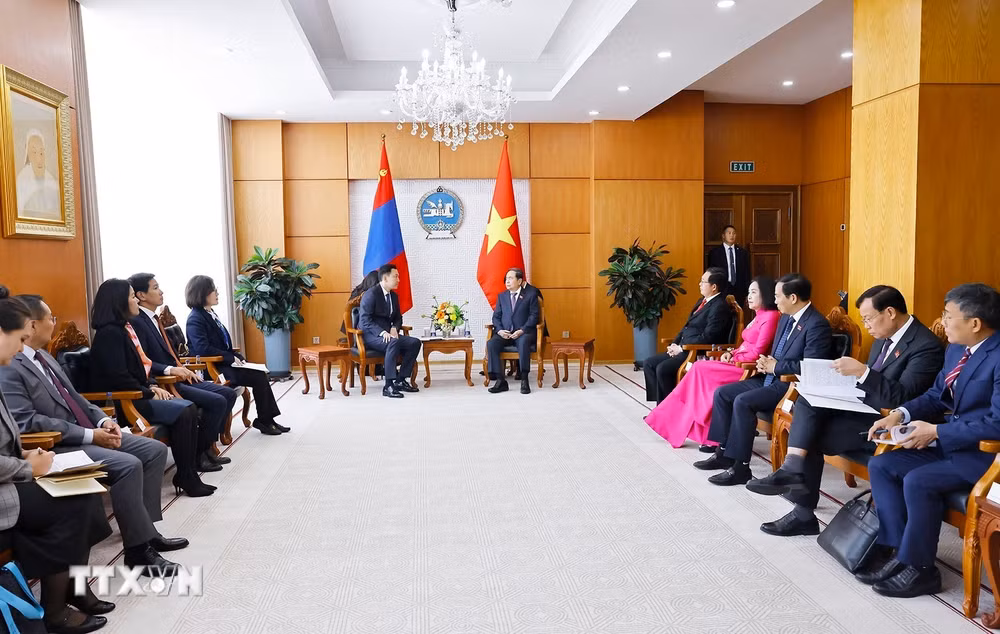 ttxvn-chu-tich-quoc-hoi-tran-thanh-man-hoi-kien-thu-tuong-mong-co-7.jpg
