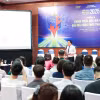 Giám đốc Trung tâm Phát triển Truyền thông Báo Nhân Dân, ông Ngô Việt Anh, phát biểu tham luận tại phiên 3 "Chinh phục độc giả GenZ". (Ảnh: Lê Đông/TTXVN)