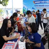 Đông đảo người khuyết tật tìm cơ hội việc làm tại “Ngày hội việc làm cho người khuyết tật Thành phố”. (Ảnh: Thanh Vũ/TTXVN)