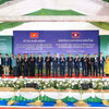 Các đại biểu tham dự lễ rái khởi động Dự án khai thác và chế biến muối mỏ tại huyện Nongbok, tỉnh Khammouan. (Ảnh: TTXVN phát)