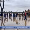 Huế khẩn trương dọn vệ sinh sau khi nước rút 