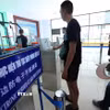 Người dân làm thủ tục xuất cảnh tại thực hiện thủ tục Biên phòng điện tử, ở cửa khẩu Quốc tế Lào Cai (tỉnh Lào Cai). (Ảnh: Vũ Sinh/TTXVN)