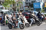 Hà Nội tiến tới “không còn xe xăng”: Thách thức lớn, giải pháp nào khả thi?