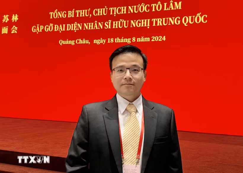 Ông Dương Cẩm Vinh, Tiến sĩ chuyên ngành Kỹ thuật Cơ khí, Đại học Thanh Hoa, Tổng Giám đốc Công ty TNHH Công nghệ Thông minh Hân Vinh Sáng Đông Quản tại Trung Quốc. (Ảnh: TTXVN phát)