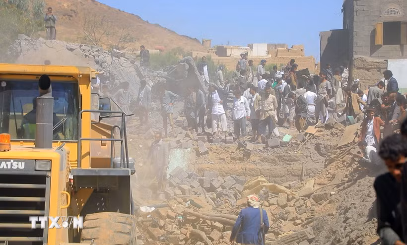 Hiện trường một cuộc không kích ở tỉnh Saada, Yemen, ngày 18/10/2026. (Ảnh minh họa. THX/TTXVN phát)