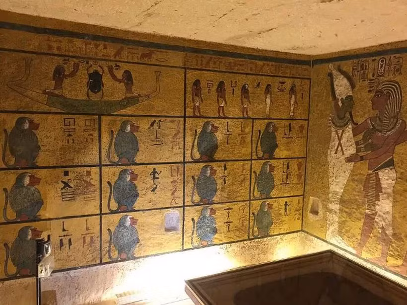 Bên trong lăng mộ Vua Tutankhamun. (Ảnh: Wikimedia Commons)