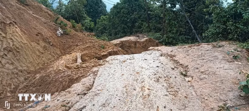Nhiều tuyến đường trên địa bàn tỉnh Lào Cai bị sạt lở. (Ảnh: TTXVN phát)