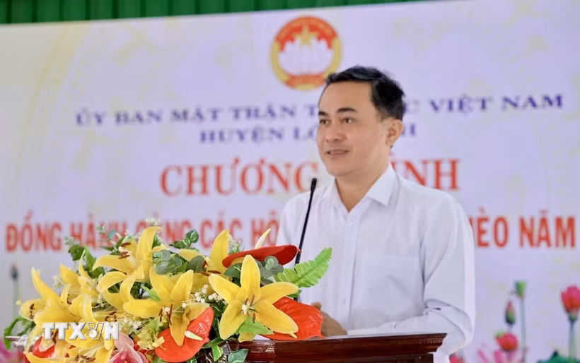 Bí thư Huyện ủy Lộc Ninh Lê Trường Sơn được bầu giữ chức Phó Chủ tịch Ủy ban Nhân dân tỉnh Bình Phước. (Ảnh: Đậu Tất Thành/TTXVN)