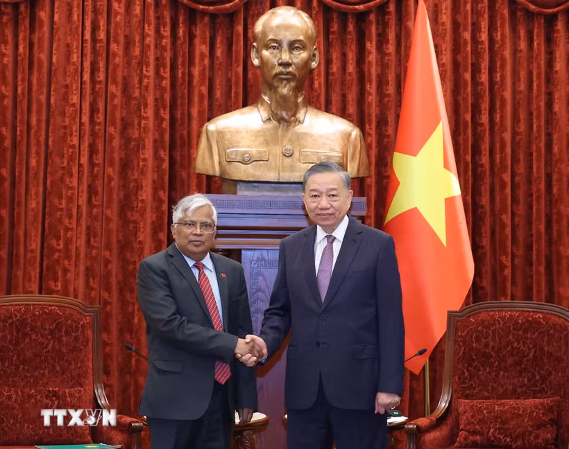 Tổng Bí thư, Chủ tịch nước Tô Lâm tiếp Đại sứ Bangladesh tại Việt Nam Mohammad Lutfor Rahman đến chào từ biệt. (Ảnh: Thống Nhất/TTXVN)