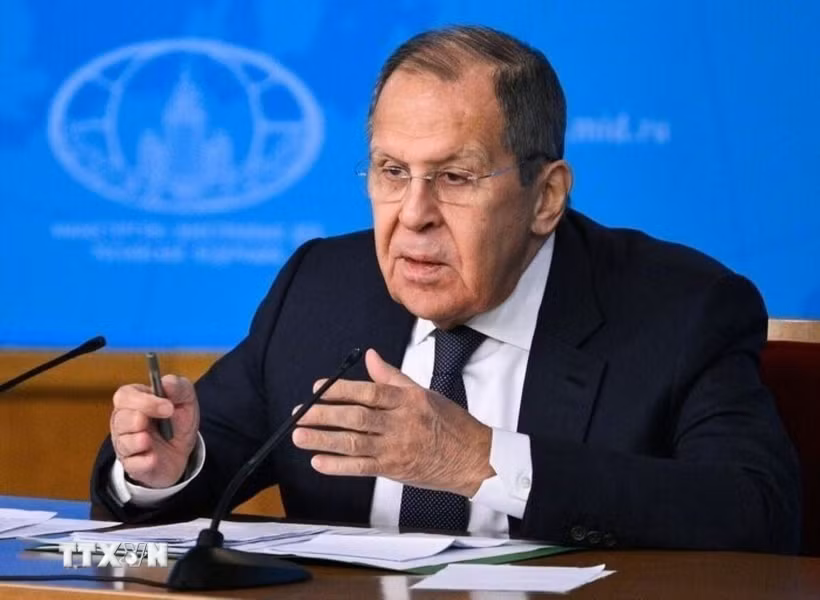 Ngoại trưởng Nga Sergey Lavrov phát biểu trong một cuộc họp báo tại Moskva. (Ảnh: IRNA/TTXVN)