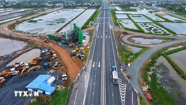 Cao tốc Cần Thơ-Cà Mau: Gỡ khó về nguồn cung vật liệu để đẩy nhanh thi công 