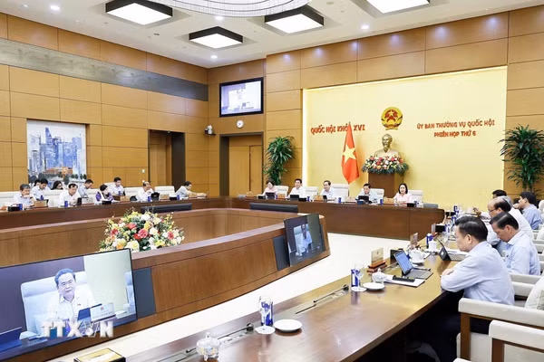 Họp Ủy ban Thường vụ Quốc hội: Hoàn thiện khung pháp lý quản trị biển hiện đại