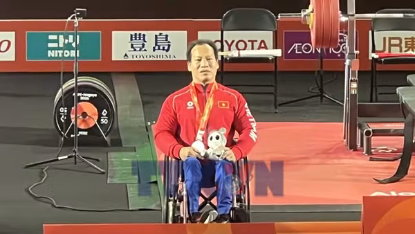 Lực sỹ Lê Văn Công giành huy chương bạc tại Asian Para Games 2026 