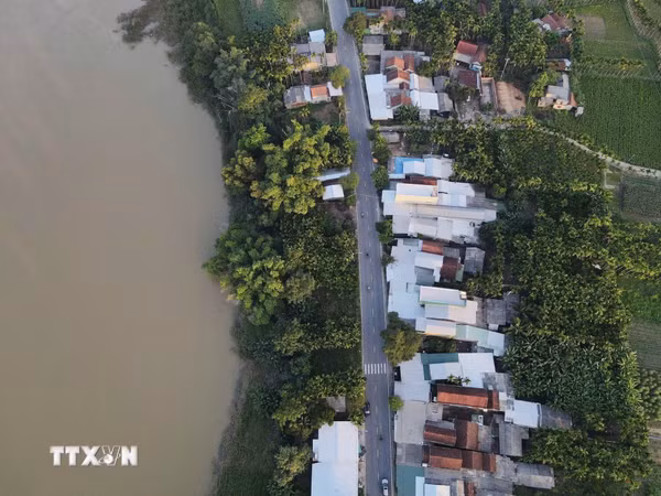 Quảng Ngãi: Sạt lở nghiêm trọng hơn 1.000m2 bờ sông Trà Khúc qua xã Trà Giang