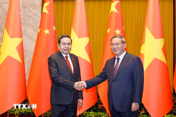 Chủ tịch Quốc hội Trần Thanh Mẫn hội kiến Thủ tướng Trung Quốc Lý Cường